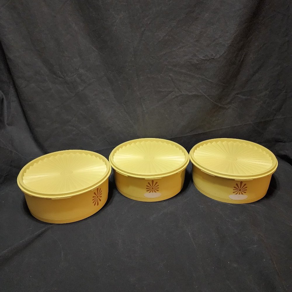 Vintage Tupperware Sunburst Containers Set of 3 - Picture 1 of 5